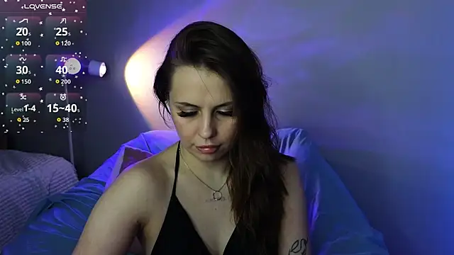 Aisha Riley online show from September 24, 2025, 2:42 pm