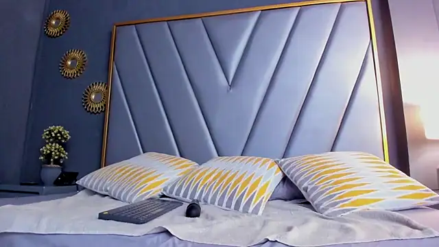 BrendaAdams  online show from September 21, 2025, 10:50 am