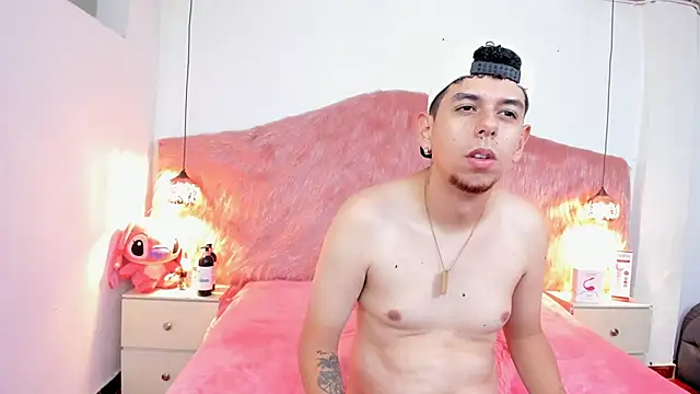 Snapshot of Derek_and_Skarlet chatting on February 9, 2026, 3:27 pm Derek and Skarlet online show from February 9, 2026, 3:27 pm