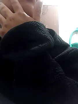 Snapshot of _Miaaleon chatting on March 9, 2026, 9:24 am Miaaleon online show from March 9, 2026, 9:24 am