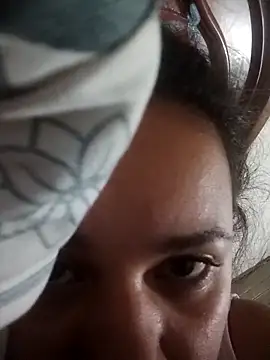 Snapshot of _Miaaleon chatting on April 5, 2026, 10:12 am Miaaleon online show from April 5, 2026, 10:12 am