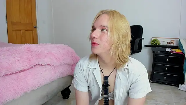 Snapshot of _Little_angel69 chatting on January 21, 2025, 2:26 pm Little angel69 online show from January 21, 2025, 2:26 pm