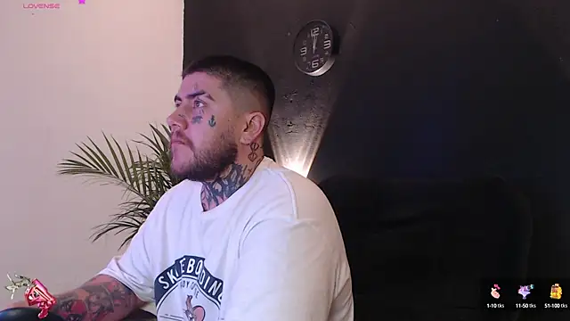 Snapshot of Ash_gusbig chatting on February 20, 2025, 3:12 am Ash gusbig online show from February 20, 2025, 3:12 am