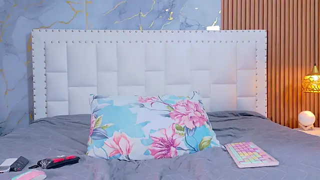 indianschoolgirl online show from December 4, 2025, 8:06 pm