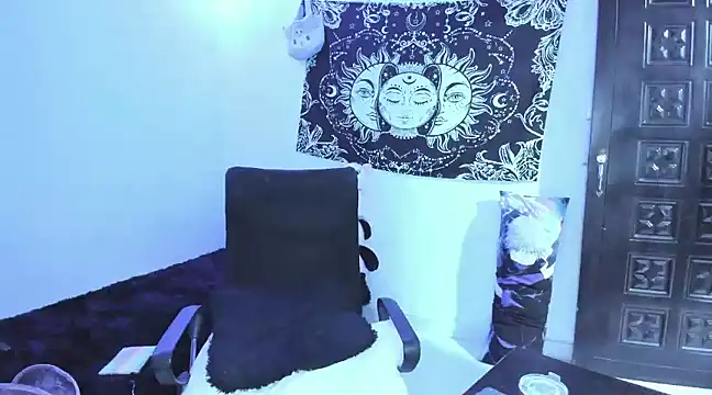 Snapshot of Venushexivu616 chatting on February 7, 2025, 10:08 am Venushexivu616 online show from February 7, 2025, 10:08 am