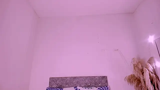 carolinemiller7 online show from May 31, 2026, 7:37 am