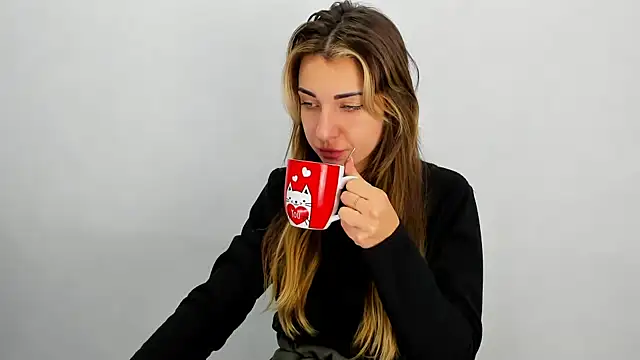 Snapshot of Summmmersky chatting on January 23, 2025, 11:26 am Summmmersky online show from January 23, 2025, 11:26 am