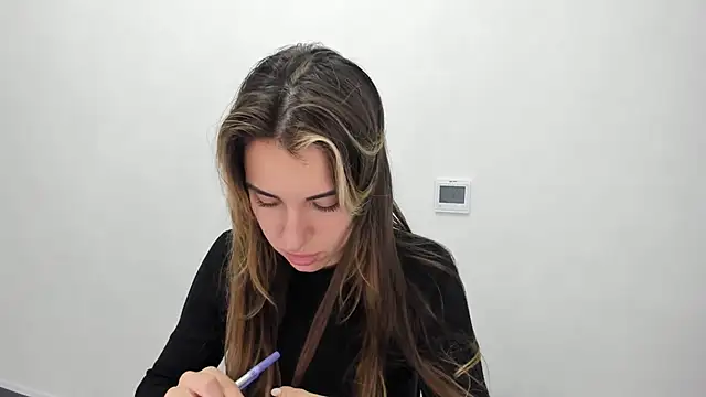 Snapshot of Summmmersky chatting on January 25, 2025, 2:25 pm Summmmersky online show from January 25, 2025, 2:25 pm