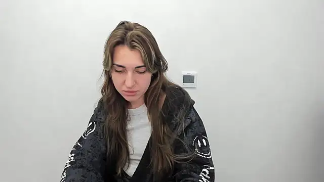 Snapshot of Summmmersky chatting on January 31, 2025, 12:29 pm Summmmersky online show from January 31, 2025, 12:29 pm