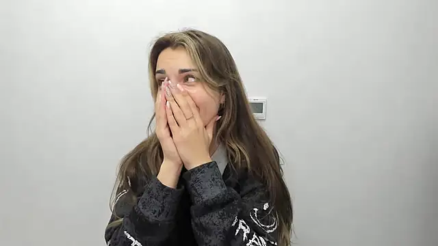 Snapshot of Summmmersky chatting on January 31, 2025, 4:48 pm Summmmersky online show from January 31, 2025, 4:48 pm