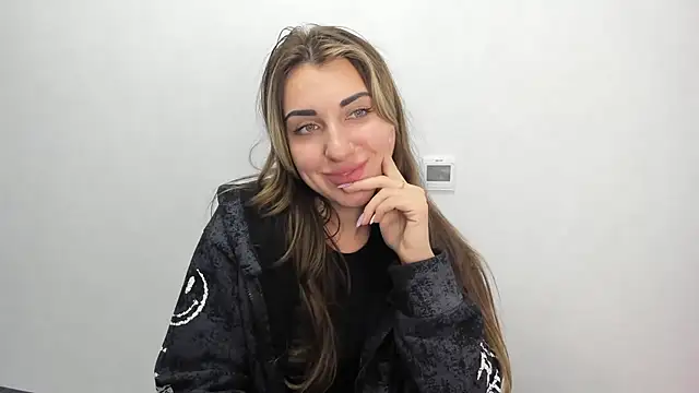 Snapshot of Summmmersky chatting on February 8, 2025, 3:21 pm Summmmersky online show from February 8, 2025, 3:21 pm