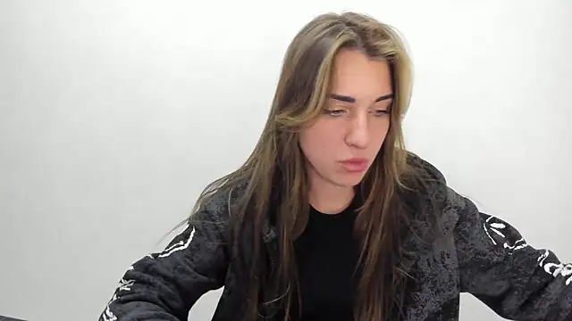 Snapshot of Summmmersky chatting on February 9, 2025, 4:18 pm Summmmersky online show from February 9, 2025, 4:18 pm