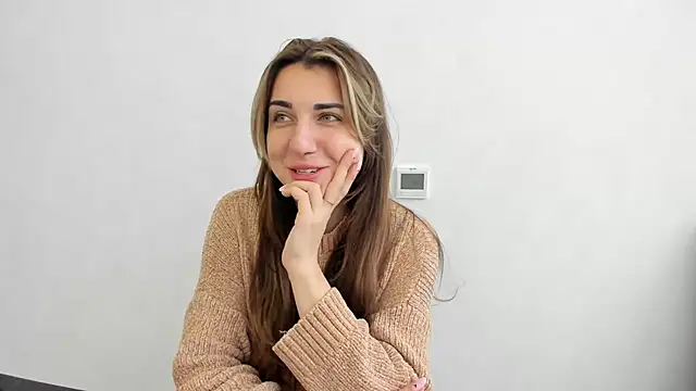 Snapshot of Summmmersky chatting on February 17, 2025, 6:53 am Summmmersky online show from February 17, 2025, 6:53 am