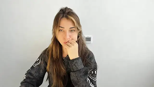 Snapshot of Summmmersky chatting on February 26, 2025, 9:53 am Summmmersky online show from February 26, 2025, 9:53 am