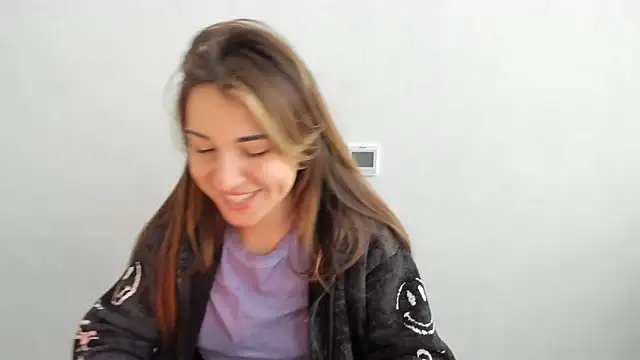 Snapshot of Summmmersky chatting on February 28, 2025, 12:20 pm Summmmersky online show from February 28, 2025, 12:20 pm