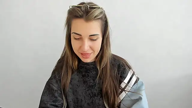 Snapshot of Summmmersky chatting on March 8, 2025, 2:19 pm Summmmersky online show from March 8, 2025, 2:19 pm