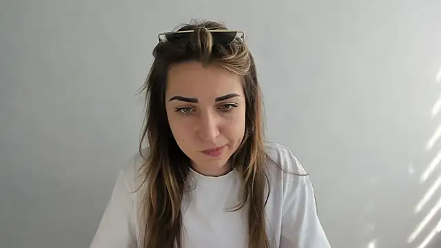 Snapshot of Summmmersky chatting on March 14, 2025, 8:10 am Summmmersky online show from March 14, 2025, 8:10 am