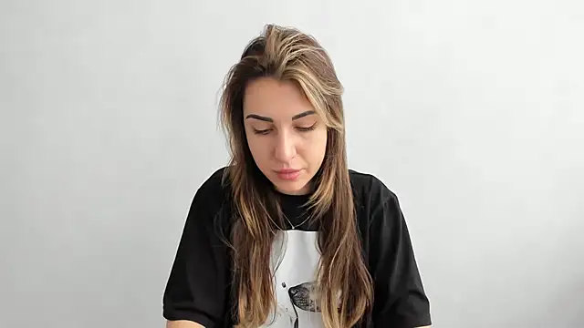 Snapshot of Summmmersky chatting on March 15, 2025, 9:30 am Summmmersky online show from March 15, 2025, 9:30 am