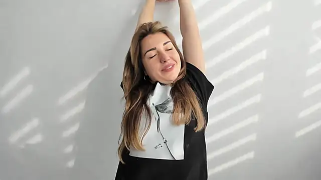 Snapshot of Summmmersky chatting on March 16, 2025, 6:42 am Summmmersky online show from March 16, 2025, 6:42 am