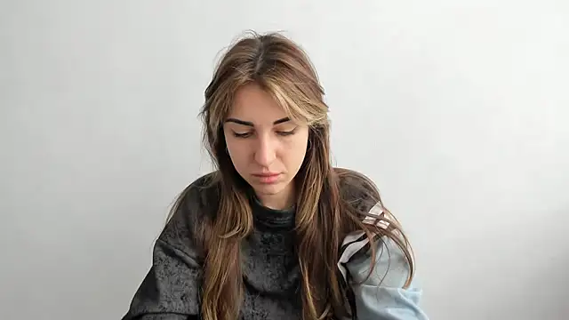 Snapshot of Summmmersky chatting on March 19, 2025, 9:06 am Summmmersky online show from March 19, 2025, 9:06 am