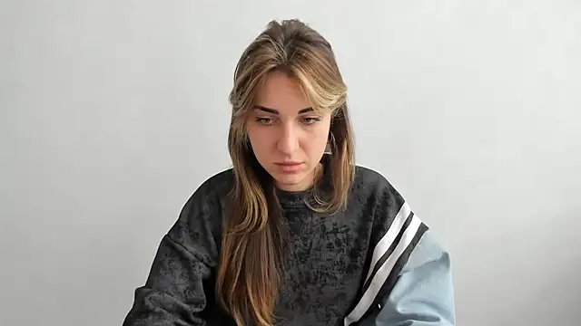 Snapshot of Summmmersky chatting on March 19, 2025, 12:12 pm Summmmersky online show from March 19, 2025, 12:12 pm