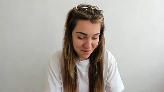 Snapshot of Summmmersky chatting on March 21, 2025, 8:39 am Summmmersky online show from March 21, 2025, 8:39 am