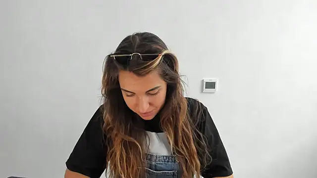 Snapshot of Summmmersky chatting on September 25, 2025, 9:02 am Summmmersky online show from September 25, 2025, 9:02 am