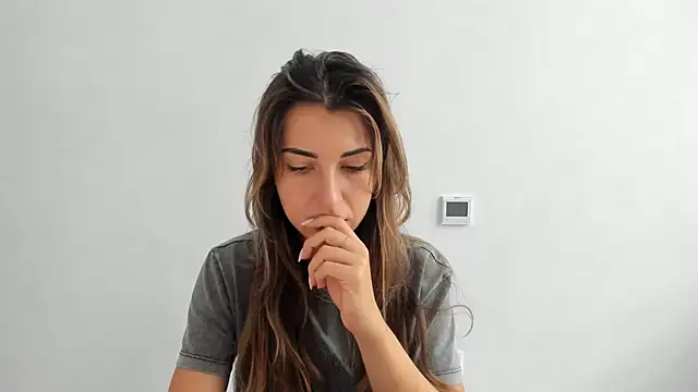 Snapshot of Summmmersky chatting on October 11, 2025, 8:35 am Summmmersky online show from October 11, 2025, 8:35 am