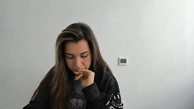 Snapshot of Summmmersky chatting on October 30, 2025, 7:54 am Summmmersky online show from October 30, 2025, 7:54 am