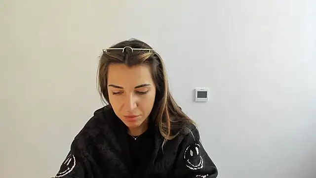 Snapshot of Summmmersky chatting on October 31, 2025, 12:06 pm Summmmersky online show from October 31, 2025, 12:06 pm