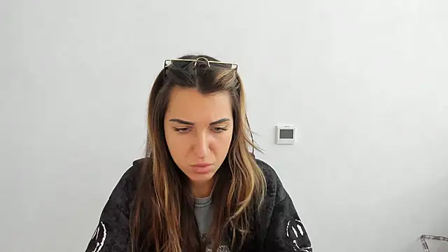 Snapshot of Summmmersky chatting on November 1, 2025, 8:49 am Summmmersky online show from November 1, 2025, 8:49 am