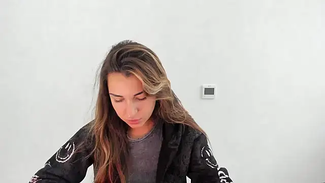 Snapshot of Summmmersky chatting on November 10, 2025, 1:43 pm Summmmersky online show from November 10, 2025, 1:43 pm