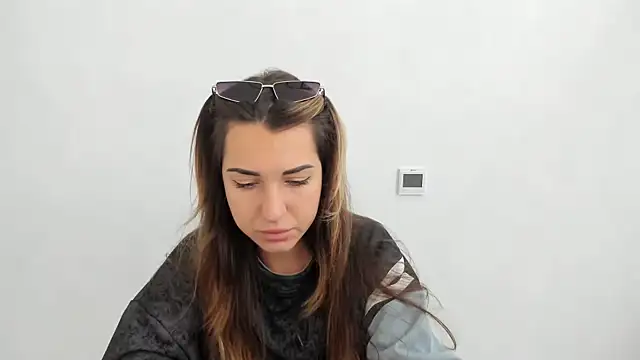 Snapshot of Summmmersky chatting on November 12, 2025, 9:21 am Summmmersky online show from November 12, 2025, 9:21 am