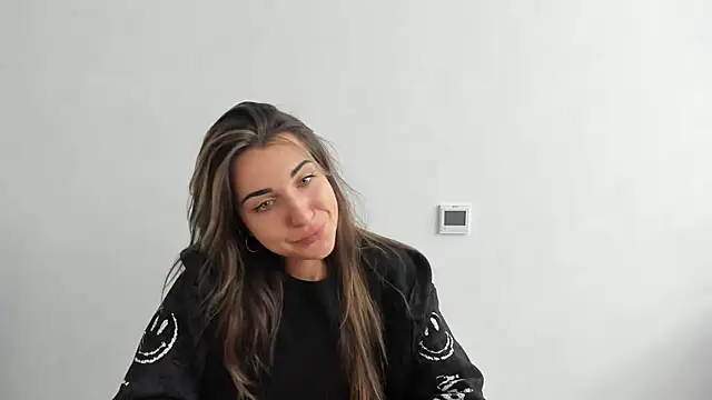 Snapshot of Summmmersky chatting on November 15, 2025, 8:11 am Summmmersky online show from November 15, 2025, 8:11 am