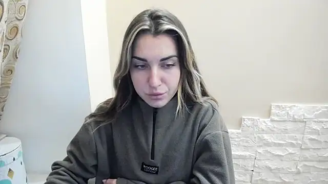 Snapshot of Summmmersky chatting on December 18, 2025, 2:34 pm Summmmersky online show from December 18, 2025, 2:34 pm