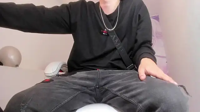 Snapshot of FrannBoy chatting on February 19, 2026, 3:13 am FrannBoy online show from February 19, 2026, 3:13 am