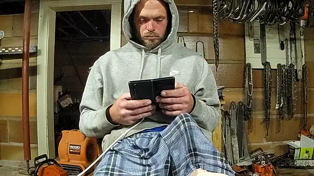 Bigoleslong98765 online show from November 15, 2025, 7:05 am