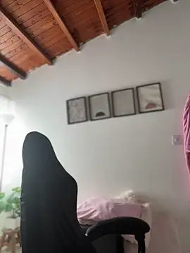 Miss-Abbii online show from February 8, 2026, 2:09 pm