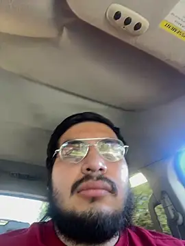 Snapshot of UKNOW_lol chatting on November 4, 2025, 4:50 pm UKNOW lol online show from November 4, 2025, 4:50 pm