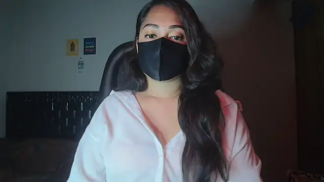 Most-Beautiful-Queen online show from December 15, 2025, 7:29 pm