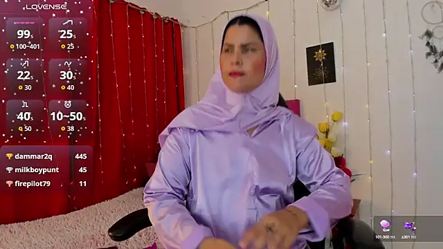 AishaAmin  online show from October 18, 2025, 4:19 pm