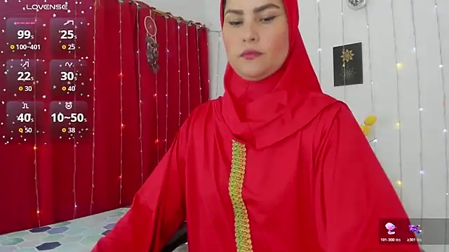 Snapshot of AishaAmin_ chatting on December 17, 2025, 12:11 pm AishaAmin online show from December 17, 2025, 12:11 pm