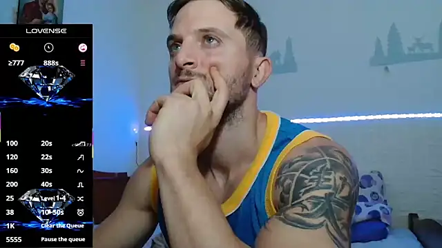 Snapshot of cuple_hoot_ chatting on October 4, 2025, 3:32 pm cuple hoot  online show from October 4, 2025, 3:32 pm