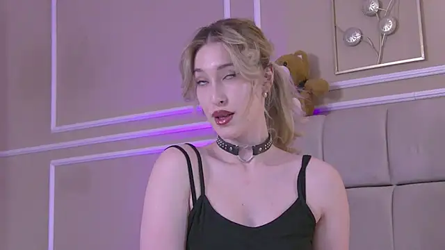 Snapshot of SerenaBennet chatting on March 9, 2026, 9:57 am SerenaBennet online show from March 9, 2026, 9:57 am