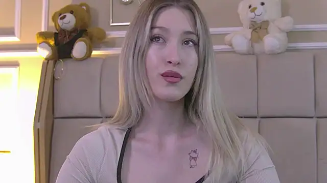 Snapshot of SerenaBennet chatting on April 29, 2026, 7:45 am SerenaBennet online show from April 29, 2026, 7:45 am