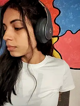 Snapshot of Anifer chatting on January 15, 2025, 4:21 pm Anifer online show from January 15, 2025, 4:21 pm