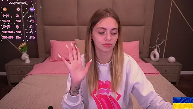 Snapshot of ChloeBrightt chatting on October 24, 2025, 8:16 pm ChloeBrightt online show from October 24, 2025, 8:16 pm