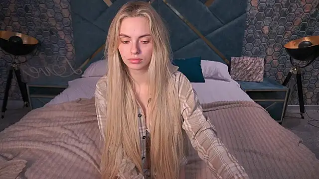 Snapshot of ChloeBrightt chatting on November 25, 2025, 8:53 pm ChloeBrightt online show from November 25, 2025, 8:53 pm