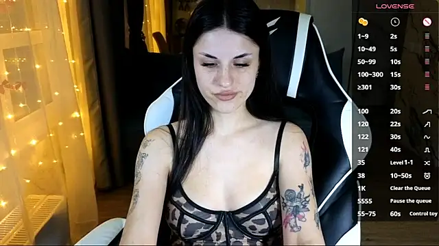 Snapshot of Mary___Moore chatting on December 5, 2025, 3:41 pm Mary Moore online show from December 5, 2025, 3:41 pm