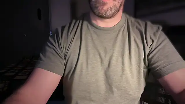 Snapshot of Mr_Beef chatting on November 19, 2025, 10:32 pm Mr Beef online show from November 19, 2025, 10:32 pm